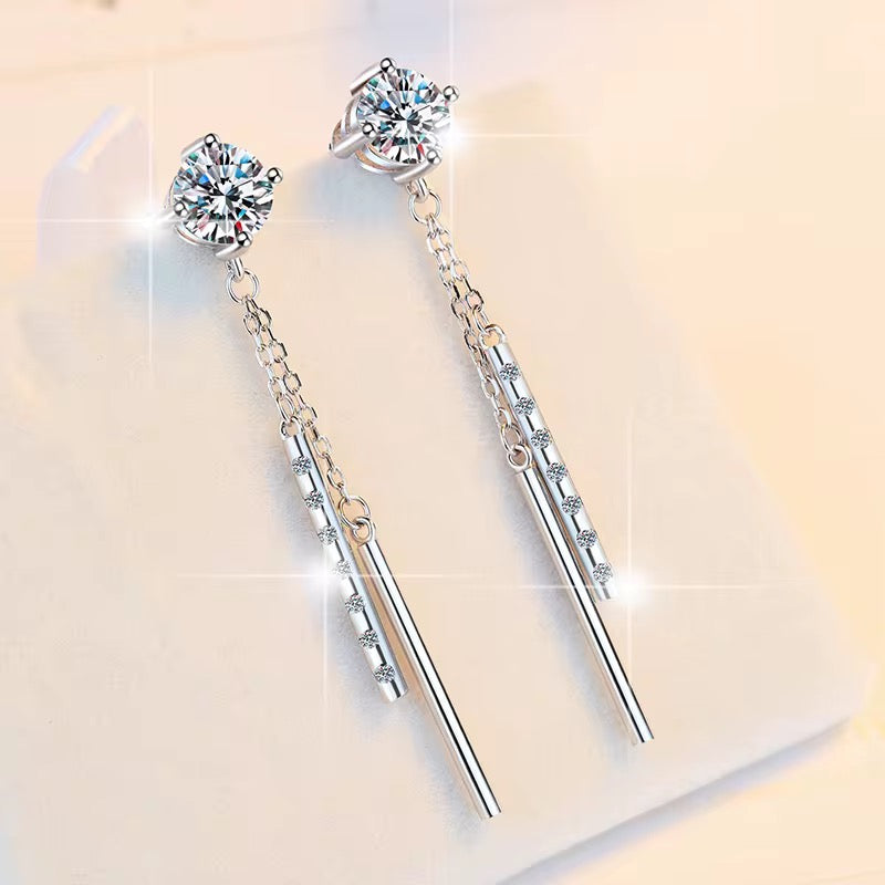 Classic Design Fine Jewelry Diamond Earrings S925
Sterling Silver 1CT VVs1 Moissanite Pendant Earrings of Women Ladies