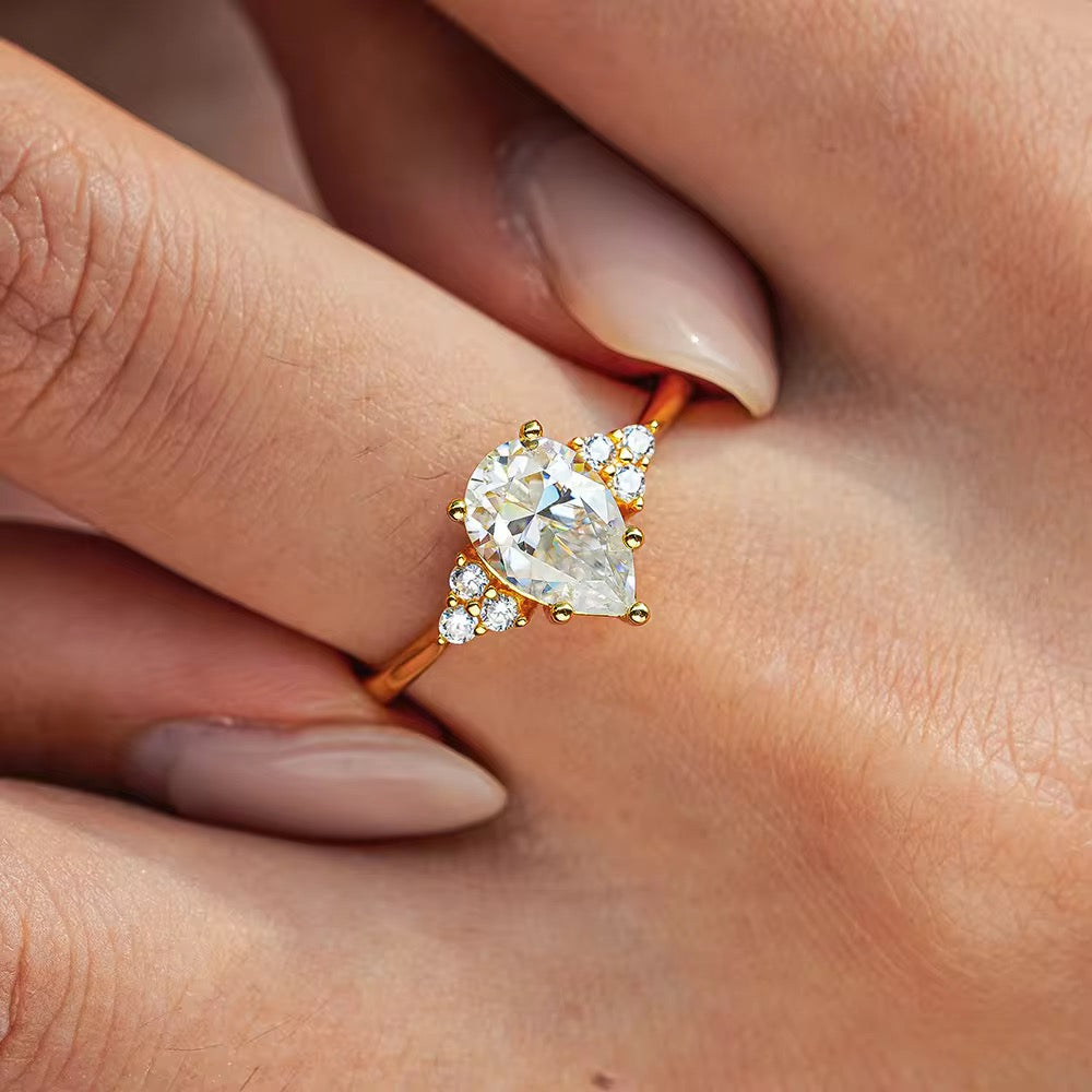 New Design Silver Jewelry 925 18K 1.5CT Pear Moissanite Rings 925 Sterling Silver Minimalist Women Wedding Ring