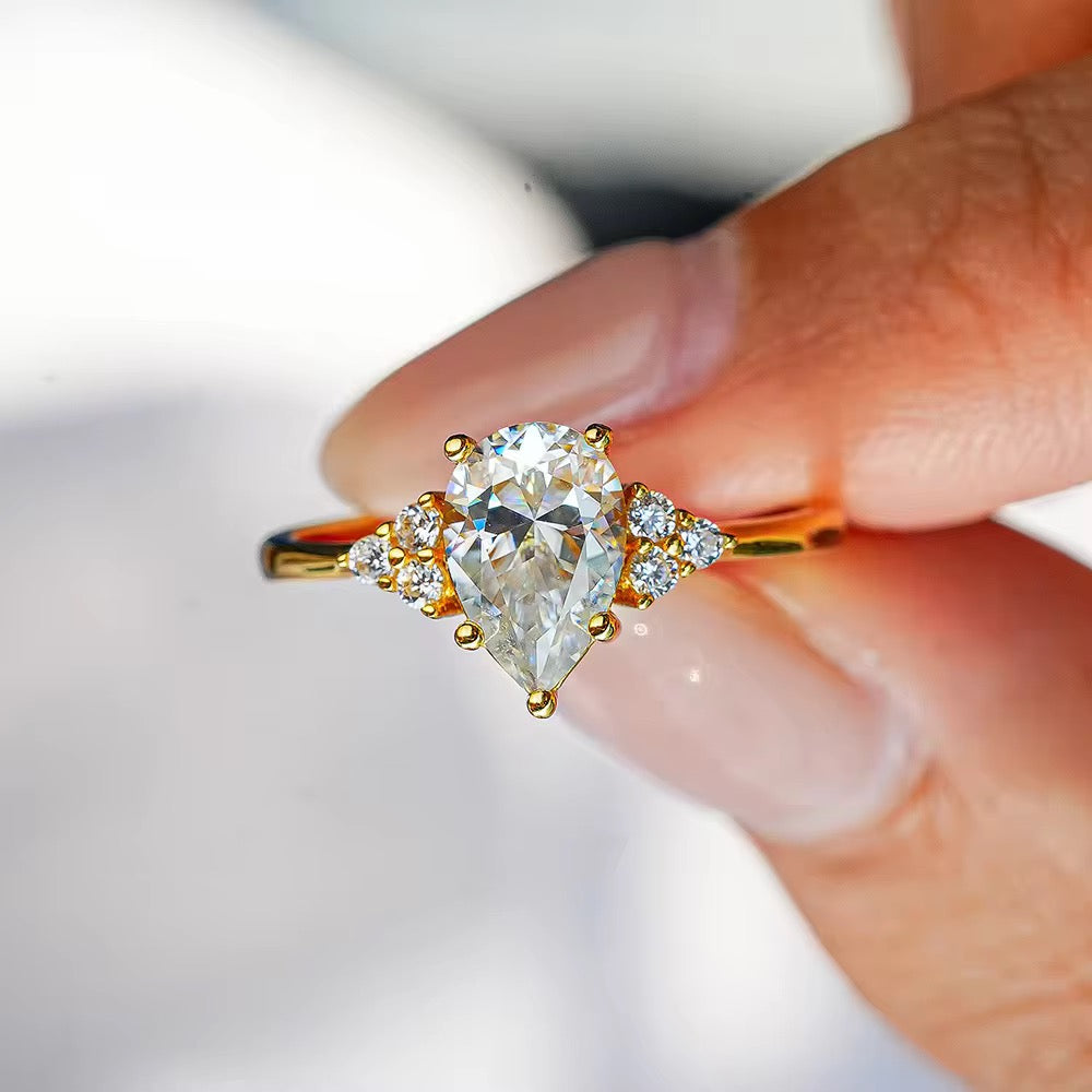 New Design Silver Jewelry 925 18K 1.5CT Pear Moissanite Rings 925 Sterling Silver Minimalist Women Wedding Ring