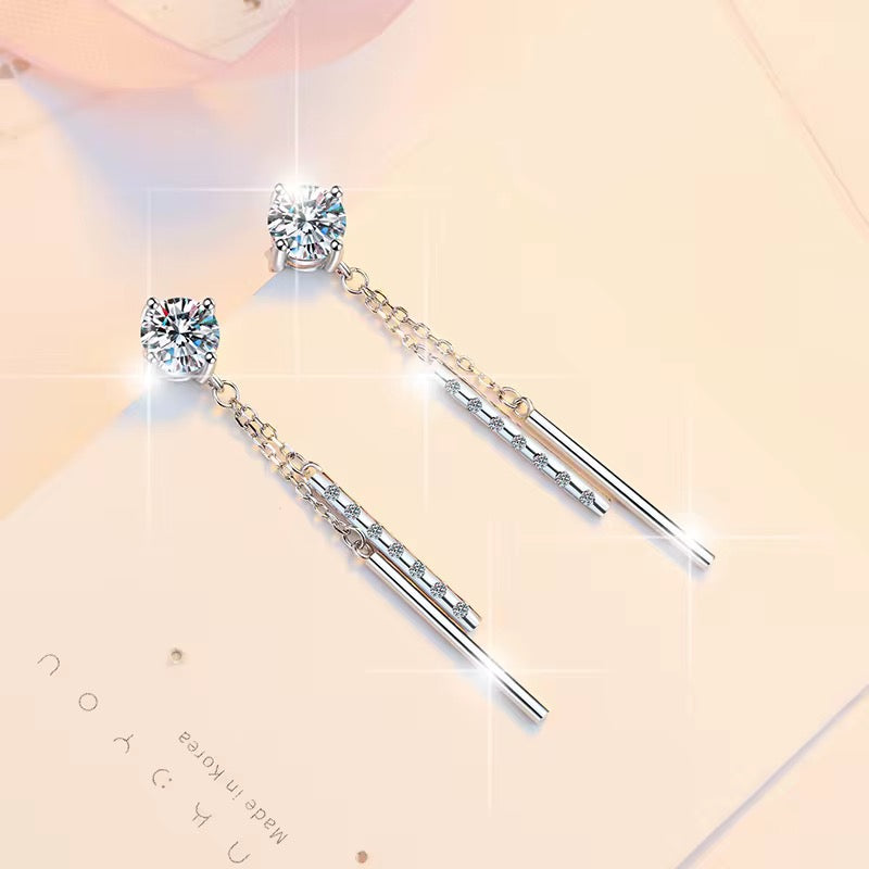 Classic Design Fine Jewelry Diamond Earrings S925
Sterling Silver 1CT VVs1 Moissanite Pendant Earrings of Women Ladies