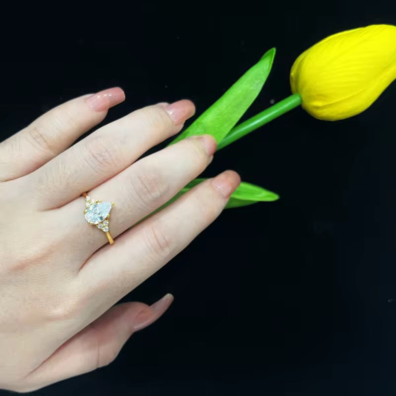 New Design Silver Jewelry 925 18K 1.5CT Pear Moissanite Rings 925 Sterling Silver Minimalist Women Wedding Ring