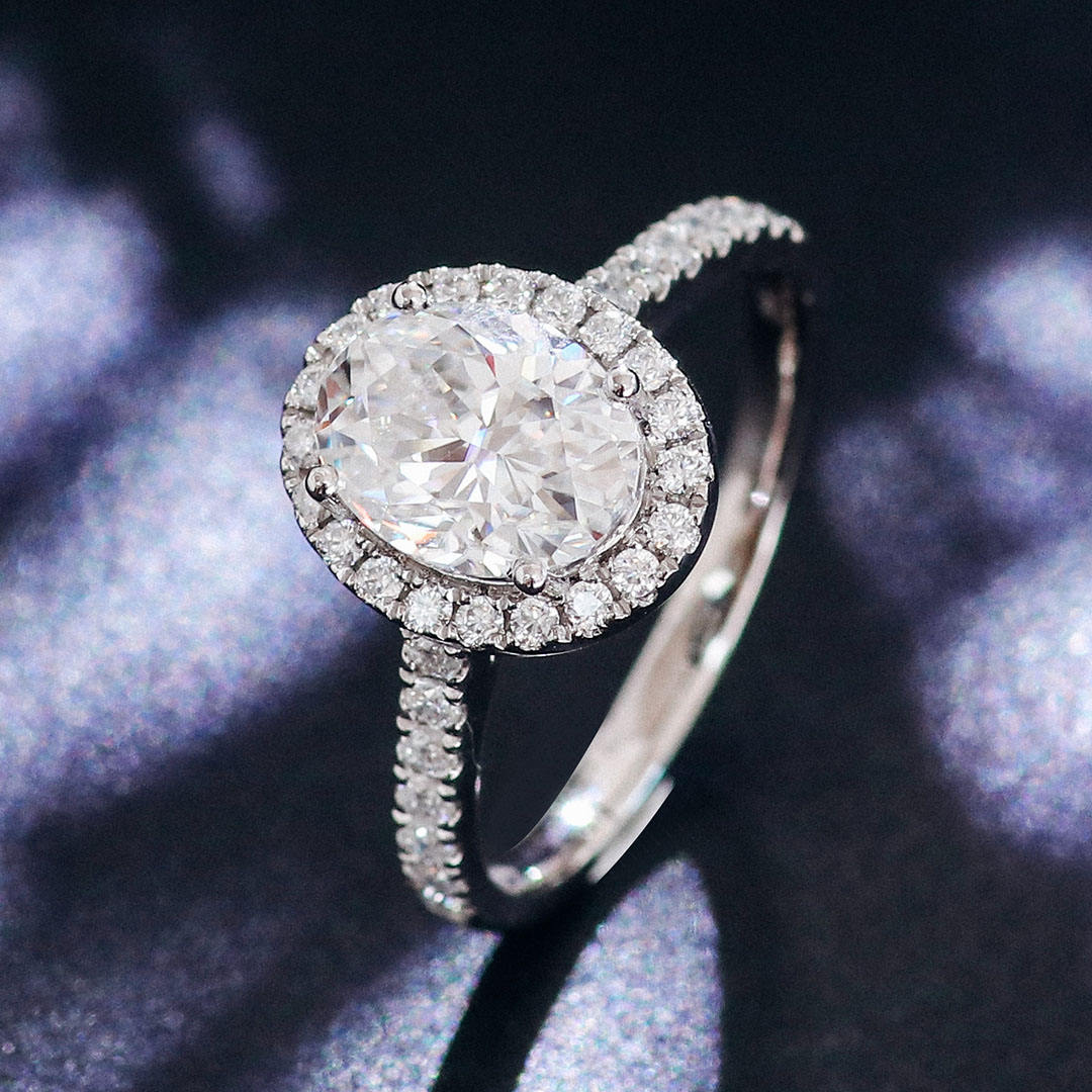 18K White Gold Jewelry Half Band Halo Oval Moissanite Ring High Quality Stone