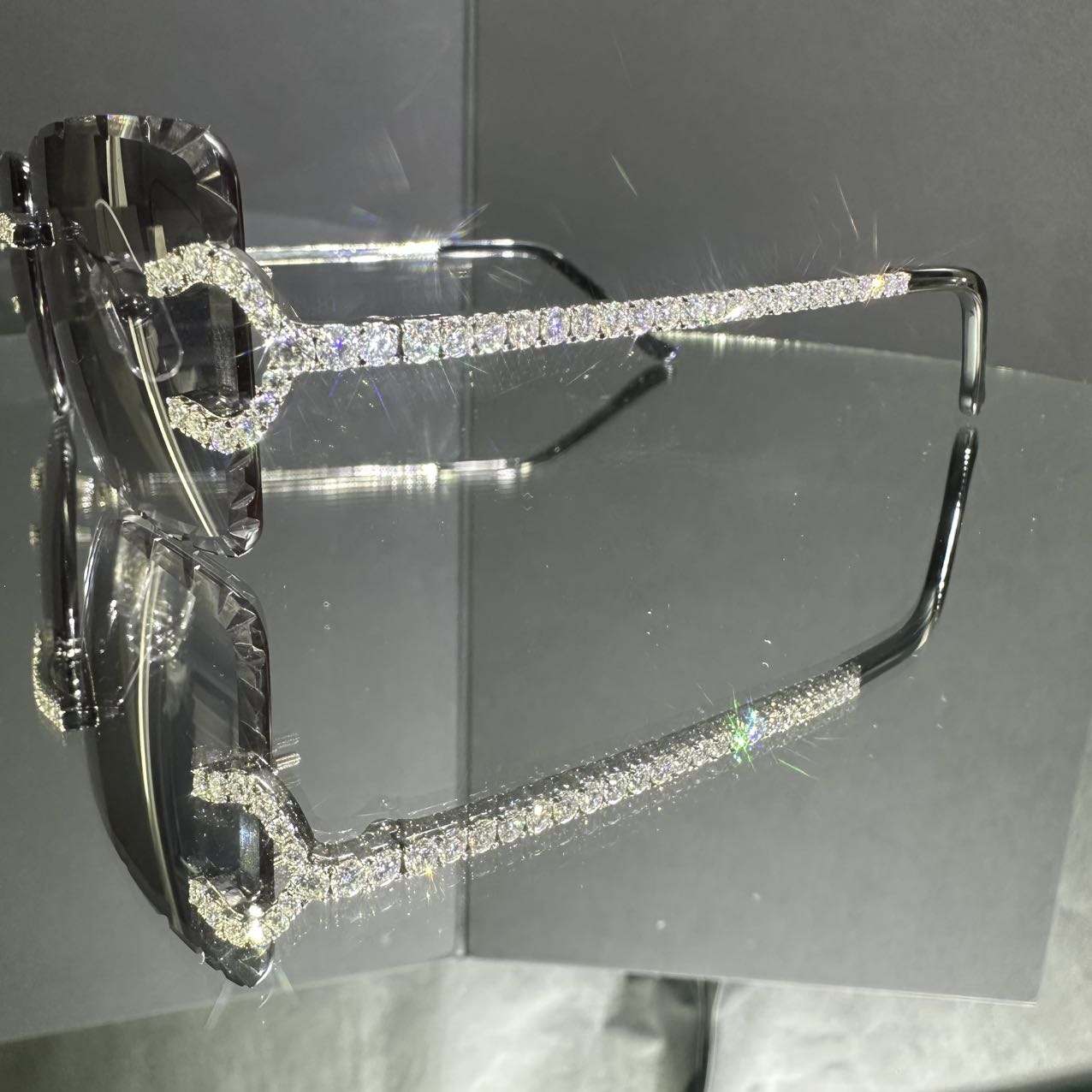 Best Selling High Quality, High End, Modern and Popular VVS Moissanite Luxury Icedout Y Sunglasses Gradient Blue Diamond Glasses